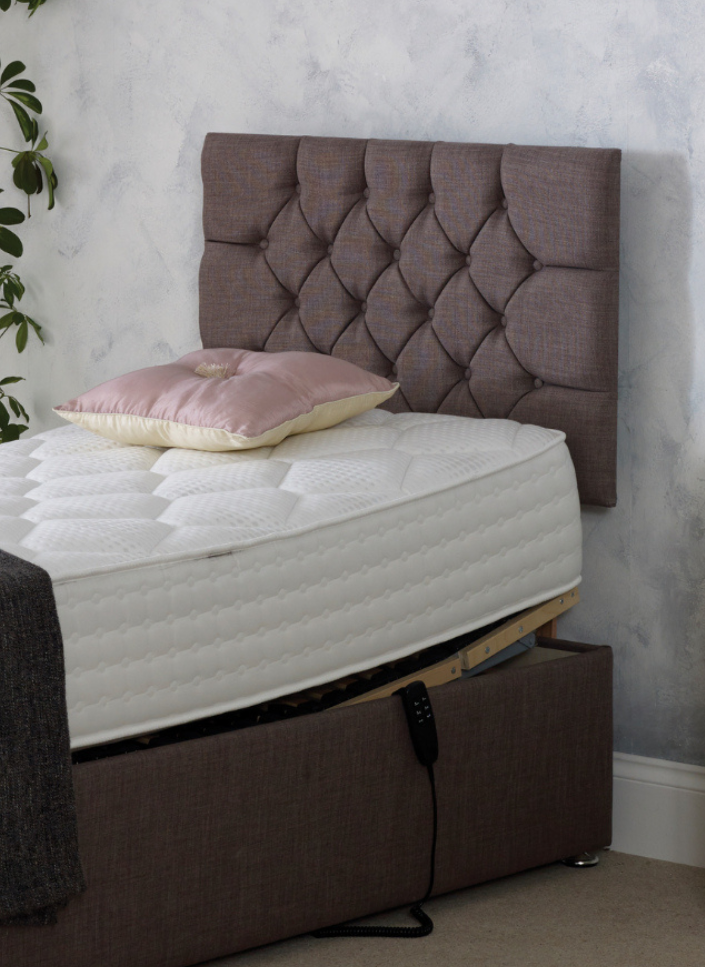 Linden Adjustable Divan Set Image
