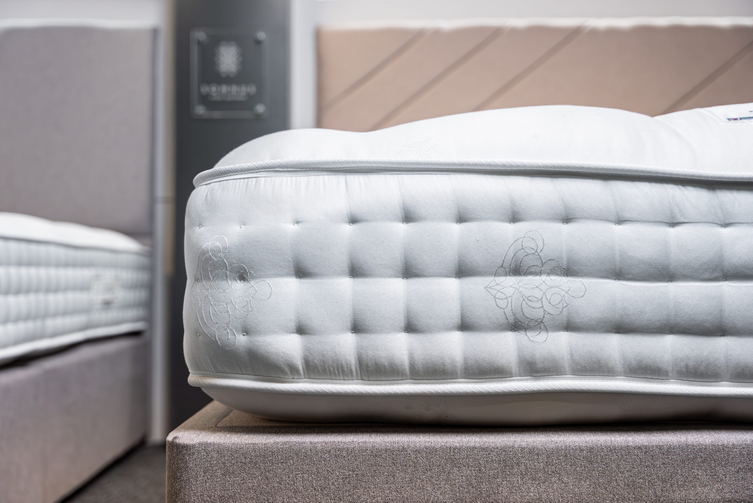 Naturel 2000 Divan Base and Mattress - Image 8