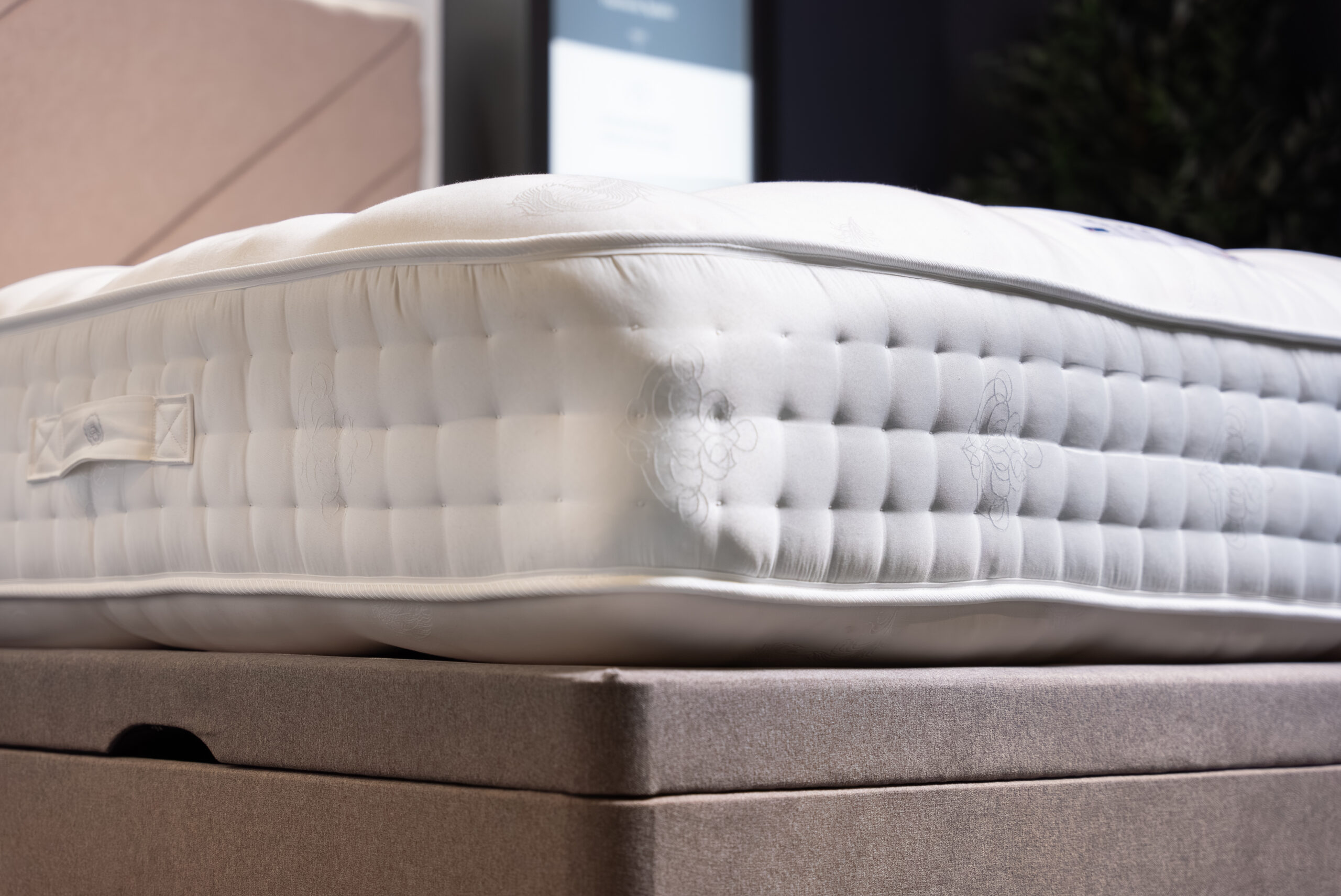 Naturel 2000 Divan Base and Mattress - Image 7