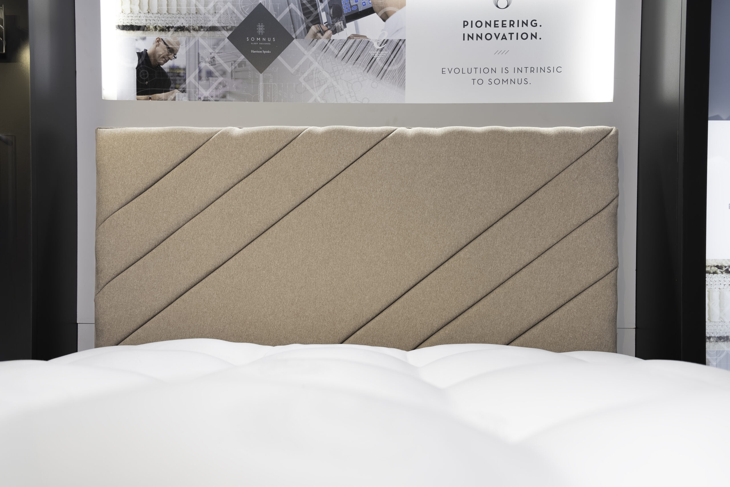 Naturel 2000 Divan Base and Mattress - Image 3
